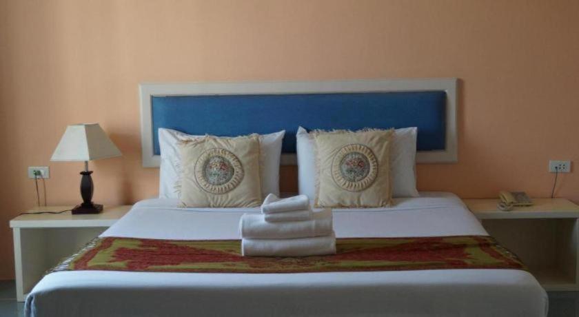Seng Aroun Hotel Paksze Kültér fotó