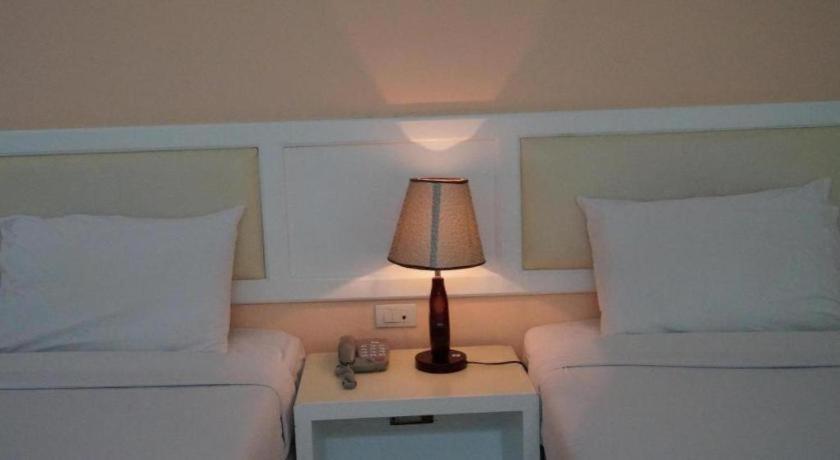 Seng Aroun Hotel Paksze Kültér fotó